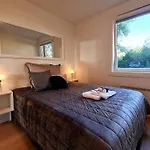 Leilighet Bright And Modern 2-bedroom Apartment, Near Center, Location *