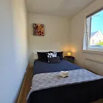 Leilighet Bright And Modern 2-bedroom Apartment, Near Center, Location *
