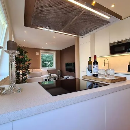 Bright And Modern 2-bedroom Apartment, Near Center, Location 公寓 *