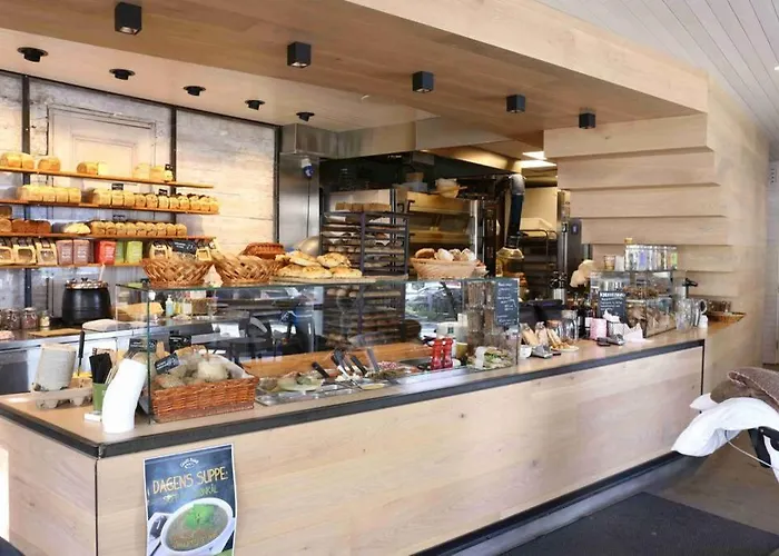 Bright And Modern 2-bedroom Apartment, Near Center, Location